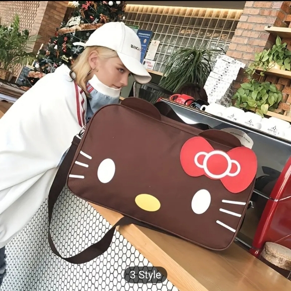Sanrio Hello Kitty Travel bag. Color: brown - Picture 3 of 4